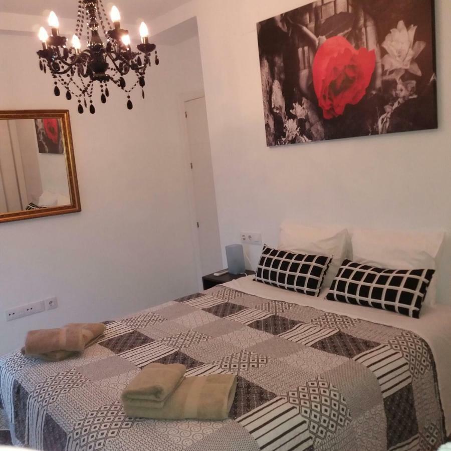Atico Con Terraza En Alameda De Hercules Sevilla Exteriör bild